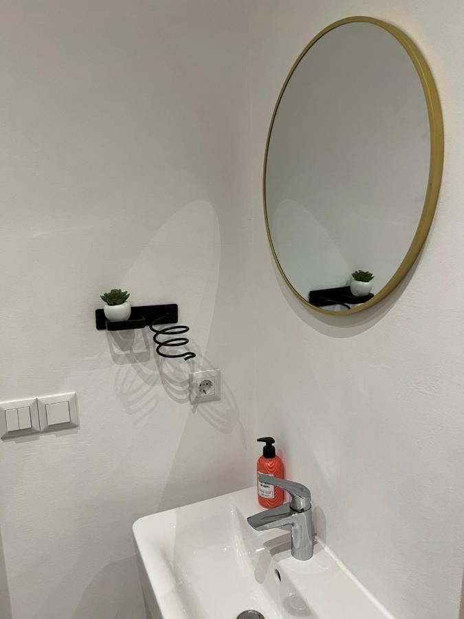Apartment Near Metro & Netflix Vienne Extérieur photo