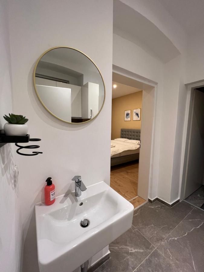 Apartment Near Metro & Netflix Vienne Extérieur photo